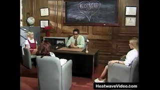 Келлі-студентка 3 - Університетські шлюхи