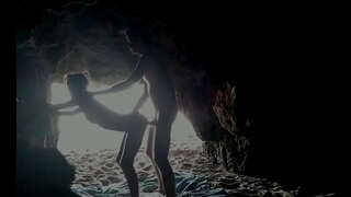 ���ோடி முதிர்ந்த பிரஞ்சு கடற்கரையில்