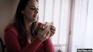 Horny MILF Chanel Preston sucer la bite et m'a baisé dur