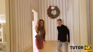 TUTOR4K. Angry taata kumea mātanga kaiako ki fakangalongata&#039;a take