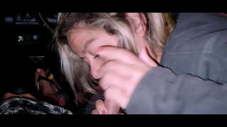 Mwen te pran yon woulib avè m&#039;, pou yo ede yon jèn ti fi-yo ak gade nan ki sa li te fè.