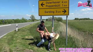 Creampie i runga i te huarahi ki te kakaho cum slut