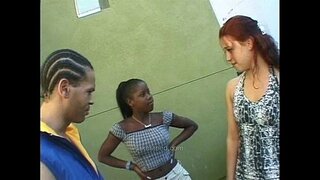 Jake ceffyl bach gwyn cywion Ychydig yn Diafol Coch