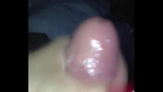 Titi te peita i te ringa i mahi