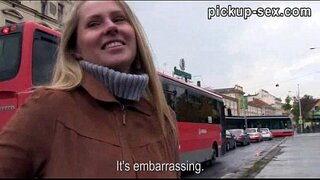 Eurobabe Zuzana banged અજાણી વ્યક્તિ સાથે કેટલાક પૈસા માટે