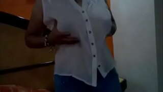 As you move the കാല്ച്ചുവട്ടില് എന്റെ ഭാര്യ