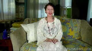 Откачен стариот анален spunker ебе нејзините тесни малку анусот за вас