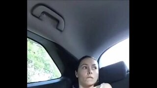 A che egli cums in macchina