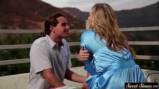 MILF stepmom cockriding i muri i te fellatio