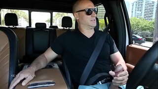 ���ातायात jarkoff सींग का कोई गाड़ी