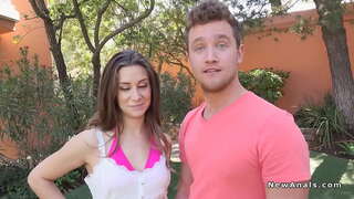 Couple anal fucking an backyard