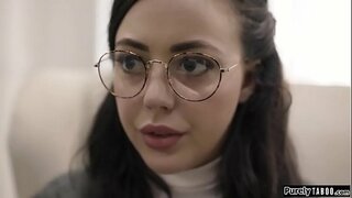 ���რობლემური ქალწულები უკანასკნელი არის სოციალური მუშაკი shes შეხვედრა.Hes მხოლოდ ერთი ვისაც შეუძლია დახმარება მისი და მისი sis მაგრამ ეს მოდის at ფასი.მას სურს, მას აქვს სექსი მასთან.ვიტ არანაირი სხვა ვარიანტი, მან ყელი შორის და საშუალებას აძლევს მას მისი ჭამა, სანამ მას