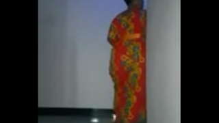 Ļodzīgs lielo āfrikas dunk booty