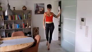 Lara Bergmann he ngingio i muri i!