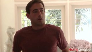 MILF Füttert Hir Muschi Stepnephew