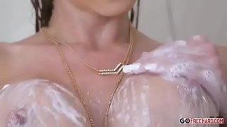 ���े छ उनको नाम pls ?