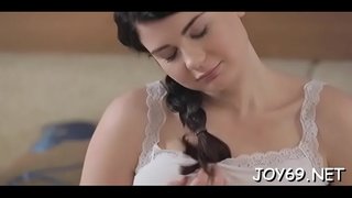 حار شابة سمراء لوسي ل. هو جعل لها أول فيديو المثيرة