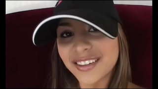 Красива млада брюнетка с задорными цици и наклонени очи, Мишел Майлин се радва на езда на големия член на световно известния ебаря Мануел Ферреры