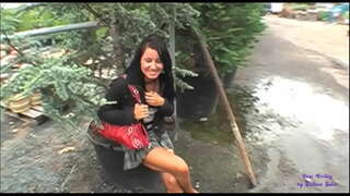 ���ນສວນກ້າໄດ້ slut ມາດເຮັດໃຫ້ຕົນເອງໄດ້ຮັບຍໍາມີສຸກ