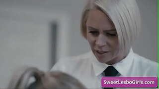 Trapi di taught mil diputado di lesbos hundu solo i e tonto digitación pa un largu temporario di clímax den e ofisina